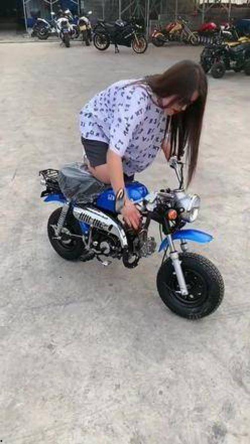 国产小猴子摩托车载人视频,速度与激情的完美演绎