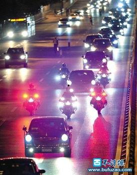 国产护卫车视频,科技铸就安全盾牌