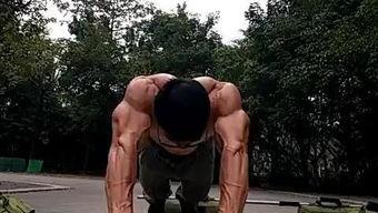 国产肌肉男洗澡视频大全